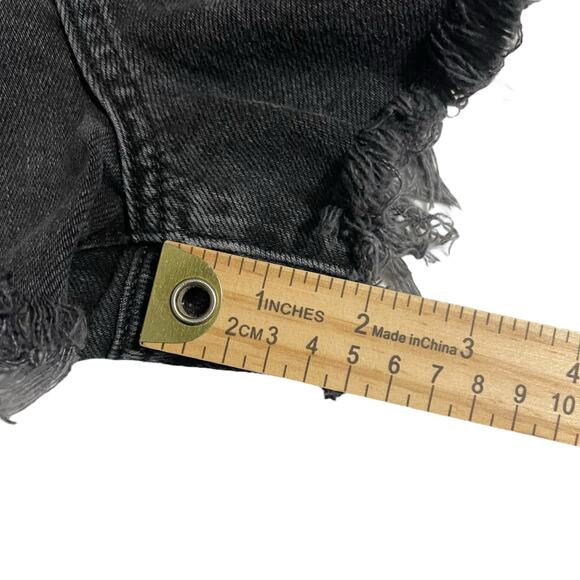 Forever 21 Womens Jean Shorts Size 28 Black Distressed Ripped Mid Rise Denim - Picture 8 of 9